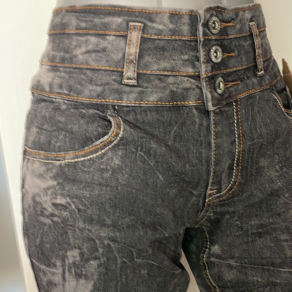 CLOSET SALE. ACCEPTING ALL REASONABLE OFFER $! - Picture 2 of 2